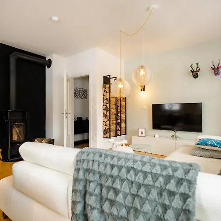 Apartament Waterfall - Cozy Mountain Retreat