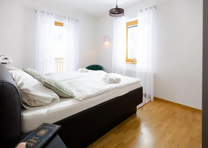 Waterfall - Cozy Mountain Retreat *