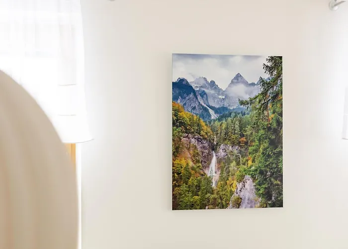 Апартаменты Waterfall - Cozy Mountain Retreat Краньска Гора