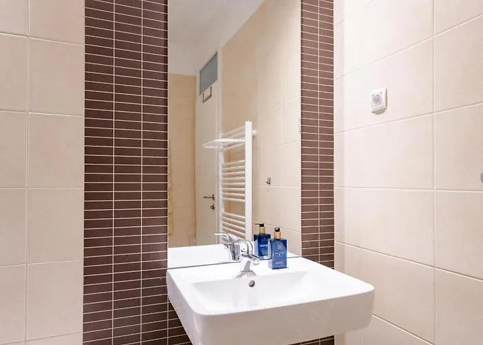 Waterfall - Cozy Mountain Retreat